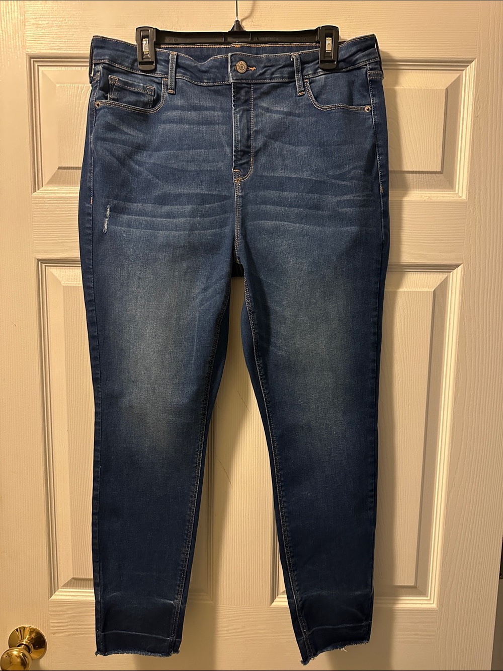 Women’s Old Navy Rockstar Super Skinny Denim Jeans - Size 16 (0151)